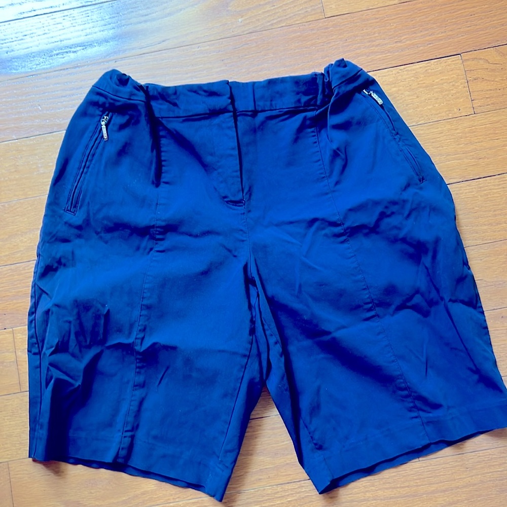 Stretchy Navy Izod Golf Shorts with 2 zipper pockets in front